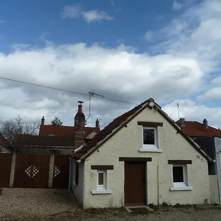La Petite Maison En Sologne Salbris Exterior photo